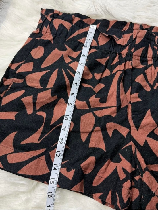 Black & Rust Abstract Print Women's Shorts - Picture 7 of 7
